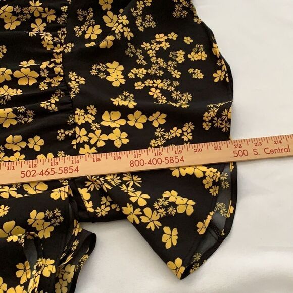 Who What Wear Medium yellow and black floral cropped top.  NWT - Picture 7 of 10